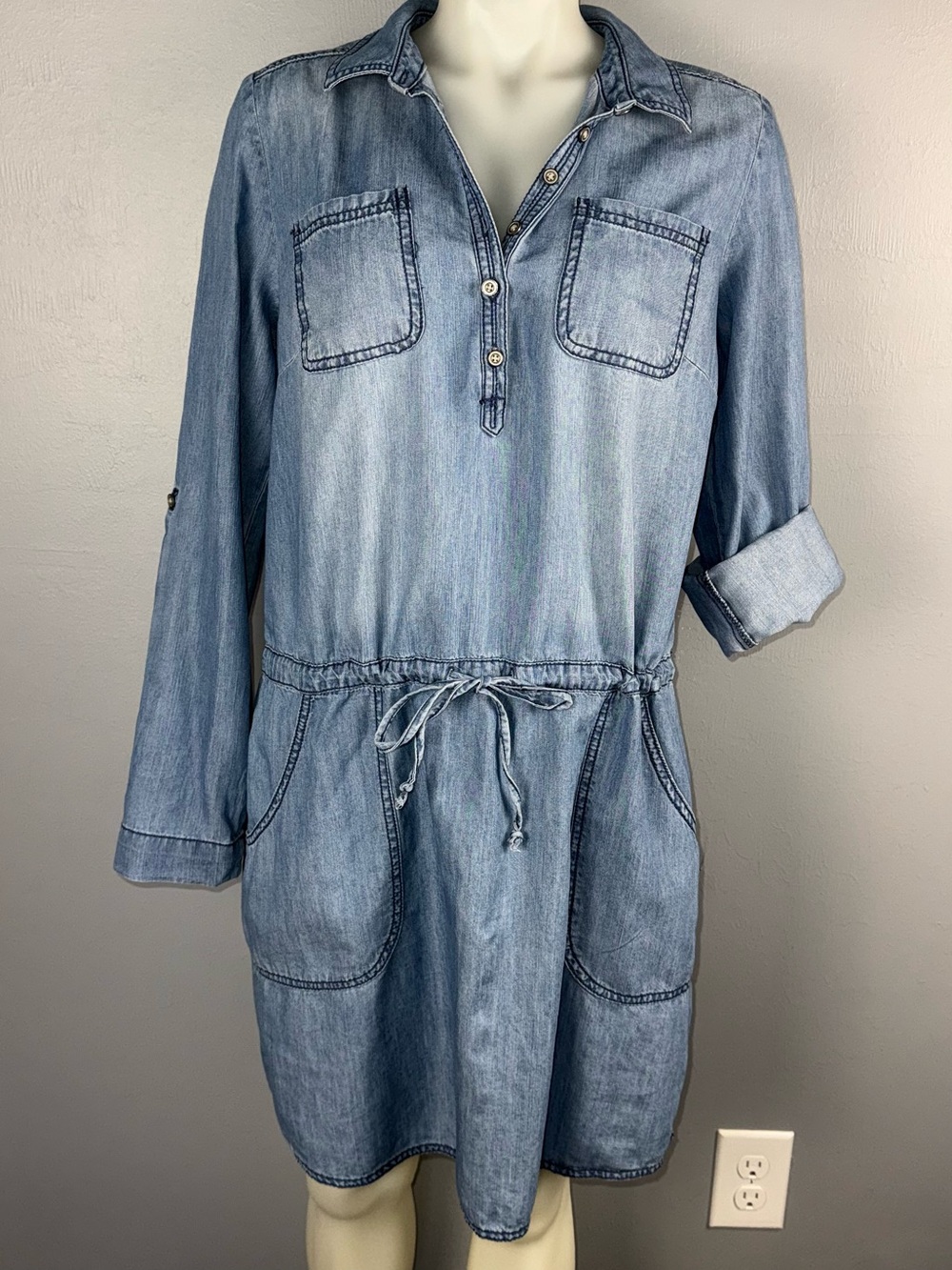 Sonoma Chambray Dress Women’s M Blue Drawstring Short Roll Tab Sleeves Pullover